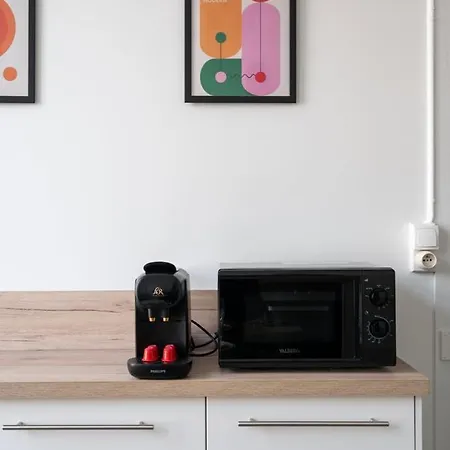 Deux Sur La Grande Place *